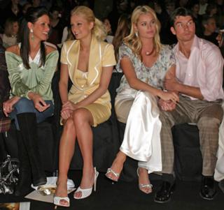 Rebecca Romijn feet photo thumbnail