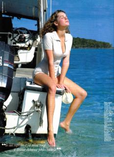 Rebecca Romijn feet photo thumbnail