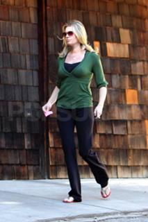 Rebecca Romijn feet photo thumbnail
