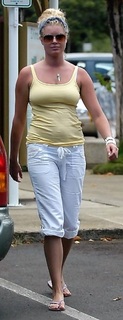 Rebecca Romijn feet photo thumbnail
