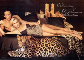 Rebecca Romijn feet photo thumbnail