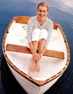 Rebecca Romijn feet photo thumbnail