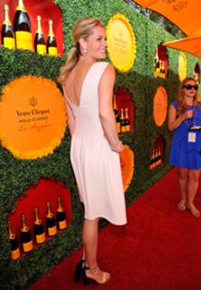 Rebecca Romijn feet photo thumbnail