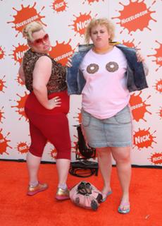 Rebel Wilson feet photo thumbnail