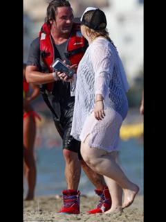 Rebel Wilson feet photo thumbnail