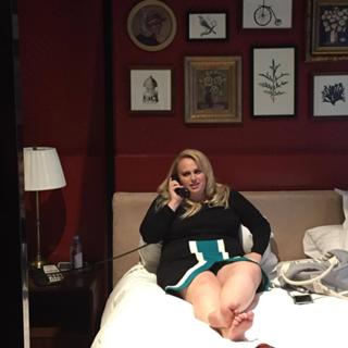 Rebel Wilson feet photo thumbnail