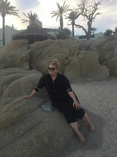 Rebel Wilson feet photo thumbnail