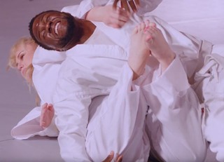 Rebel Wilson feet photo thumbnail