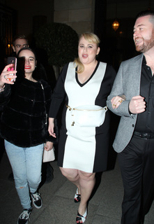 Rebel Wilson feet photo thumbnail