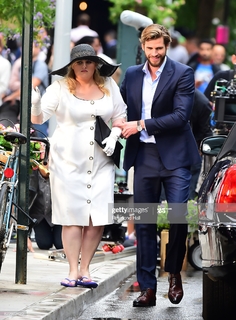 Rebel Wilson feet photo thumbnail