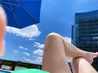 Rebel Wilson feet photo thumbnail
