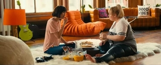 Rebel Wilson feet photo thumbnail