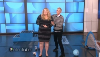 Rebel Wilson feet photo thumbnail