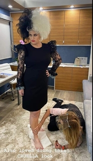 Rebel Wilson feet photo thumbnail