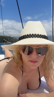 Rebel Wilson feet photo thumbnail