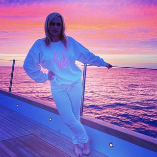 Rebel Wilson feet photo thumbnail