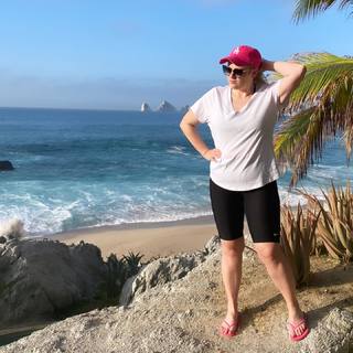 Rebel Wilson feet photo thumbnail