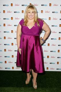 Rebel Wilson feet photo thumbnail