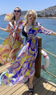 Rebel Wilson feet photo thumbnail