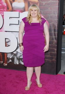 Rebel Wilson feet photo thumbnail