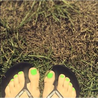 Reby Hardy feet photo 9