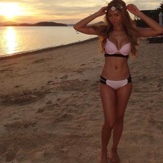 Red Dela Cruz feet photo 20