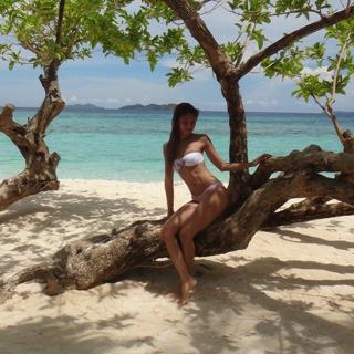 Red Dela Cruz feet photo 8