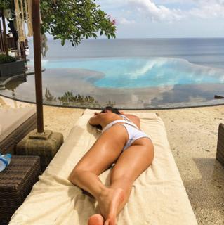 Red Dela Cruz feet photo 4