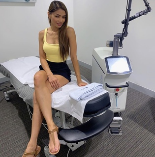 Red Dela Cruz feet photo 8