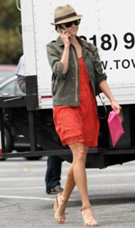 Reese Witherspoon feet photo thumbnail