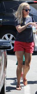 Reese Witherspoon feet photo thumbnail