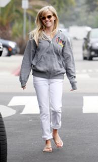 Reese Witherspoon feet photo thumbnail