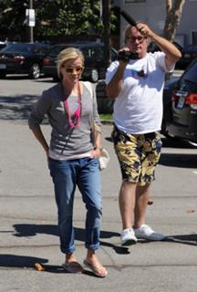 Reese Witherspoon feet photo thumbnail