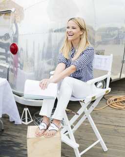 Reese Witherspoon feet photo thumbnail