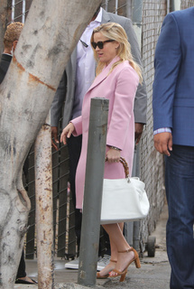 Reese Witherspoon feet photo thumbnail