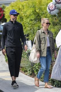 Reese Witherspoon feet photo thumbnail