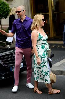 Reese Witherspoon feet photo thumbnail