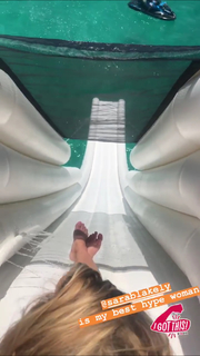 Reese Witherspoon feet photo thumbnail