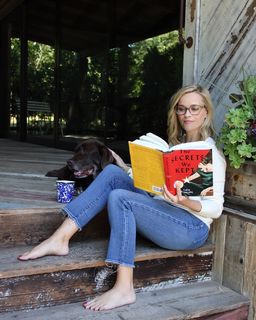 Reese Witherspoon feet photo thumbnail