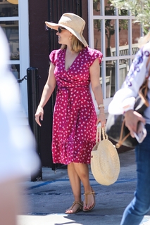 Reese Witherspoon feet photo thumbnail