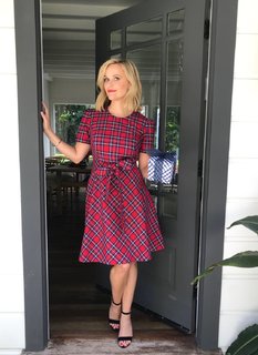 Reese Witherspoon feet photo thumbnail