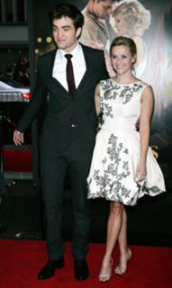 Reese Witherspoon feet photo thumbnail