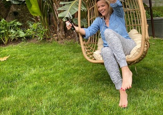Reese Witherspoon feet photo thumbnail