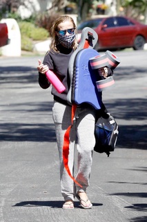 Reese Witherspoon feet photo thumbnail