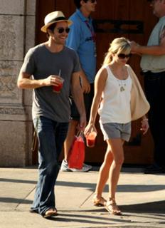 Reese Witherspoon feet photo thumbnail