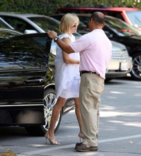 Reese Witherspoon feet photo thumbnail