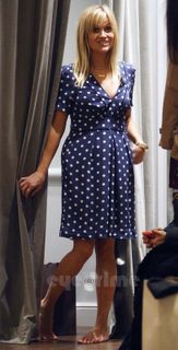 Reese Witherspoon feet photo thumbnail