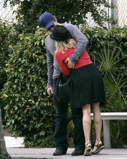 Reese Witherspoon feet photo thumbnail