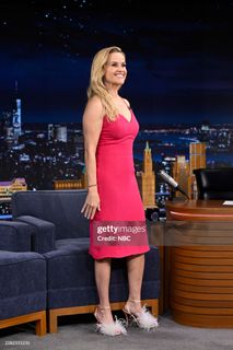 Reese Witherspoon feet photo 10