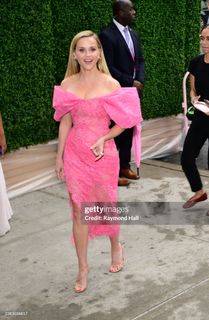 Reese Witherspoon feet photo 7